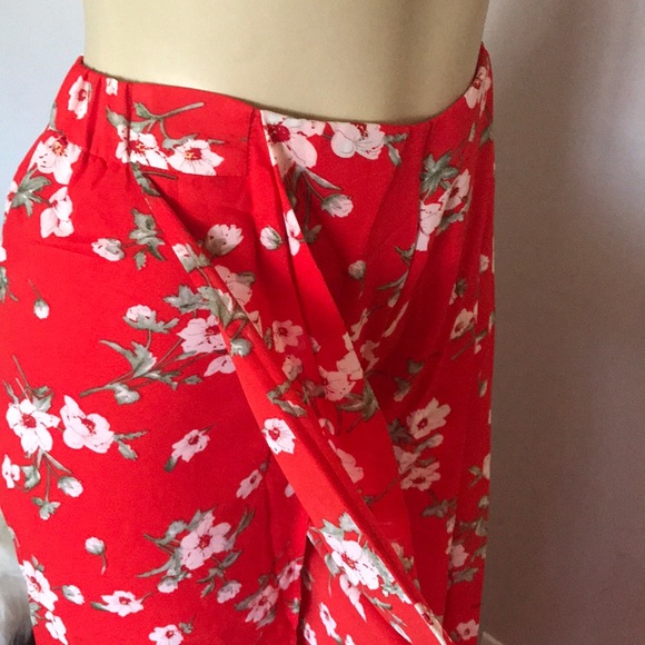 Floral Red two piece Set - Picture 4 of 8